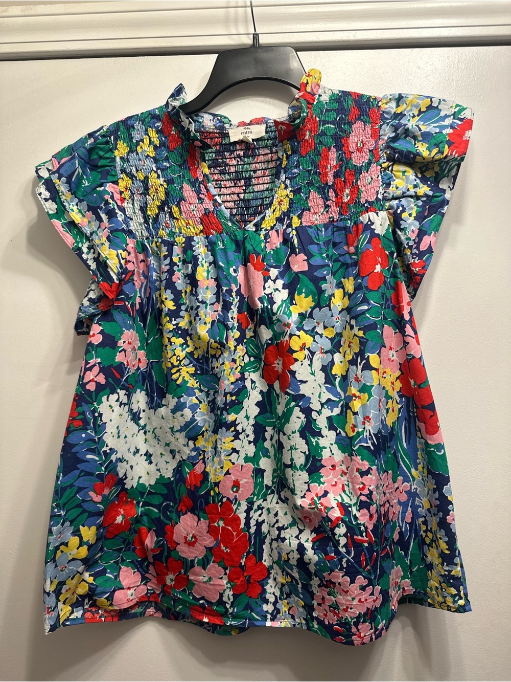 NWOT Entro Floral Smocked V-Neck Blouse